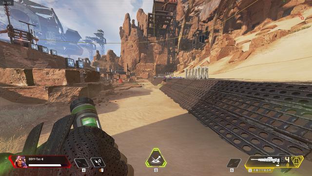 资讯两人往壕沟里一蹲，等着快递员来送货了